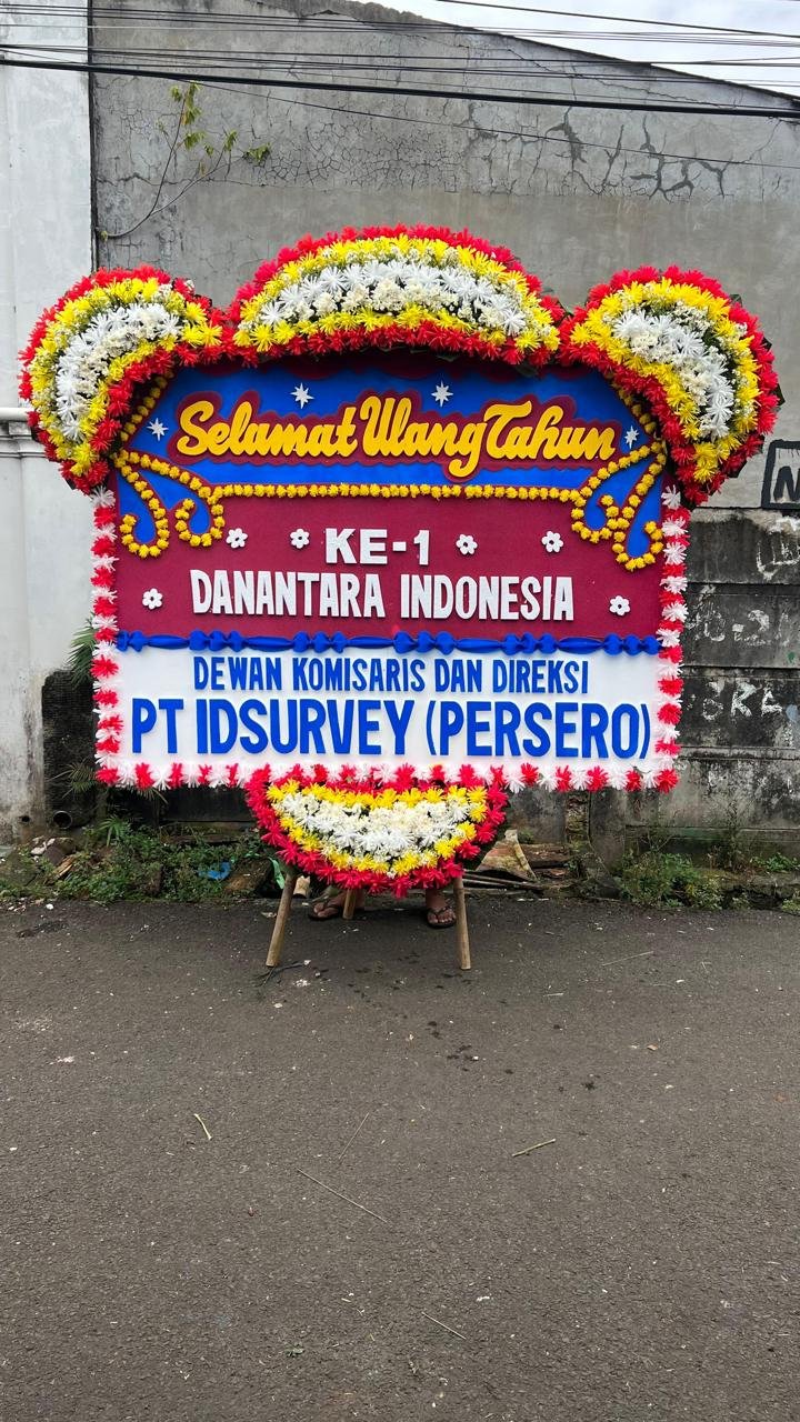Papan bunga selamat ulang tahun ke-1 Danantara Indonesia dari Dewan Komisaris dan Direksi PT IDSurvey Persero