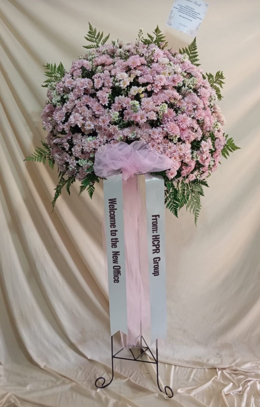 Standing flower congratulation Bekasi Timur welcome to new office chrysanthemum pink dari HCPR Group